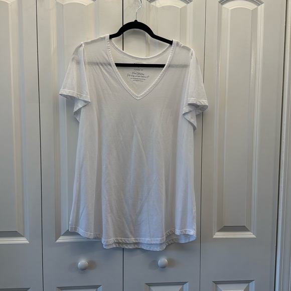 White Torrid Flutter Sleeve Tee Size 2 - Picture 3 of 3